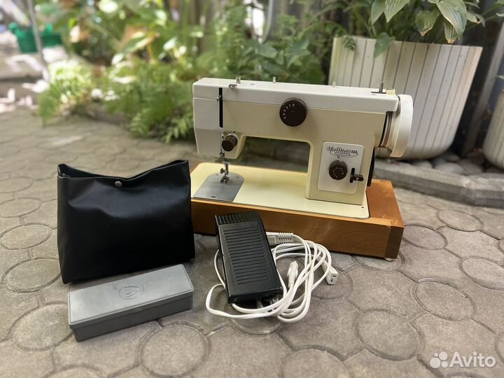 Швейная машина чайка 134