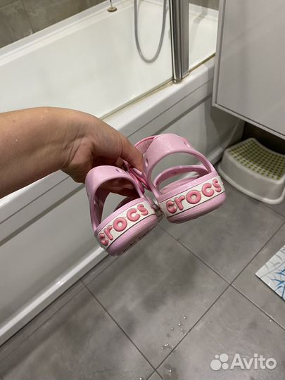 Crocs J2 сандалии для девочки 32