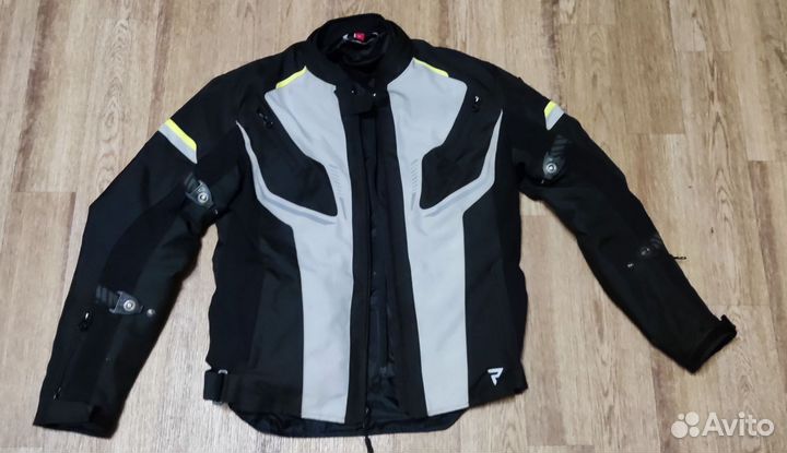 Мотокуртка с защитой