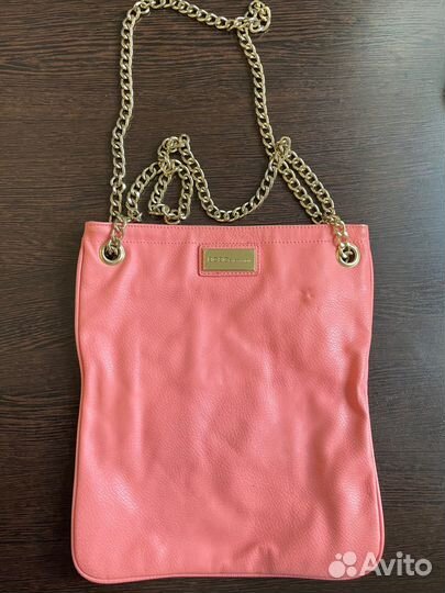 Сумка женска Bcbgeneration розовая на цепочке