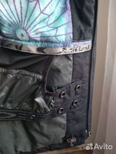 Куртка для сноуборда женская и горных лыж