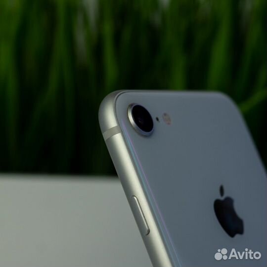 iPhone 8 64 GB White