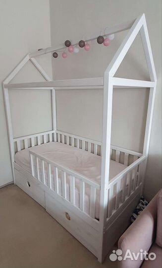 Кроватка домик
