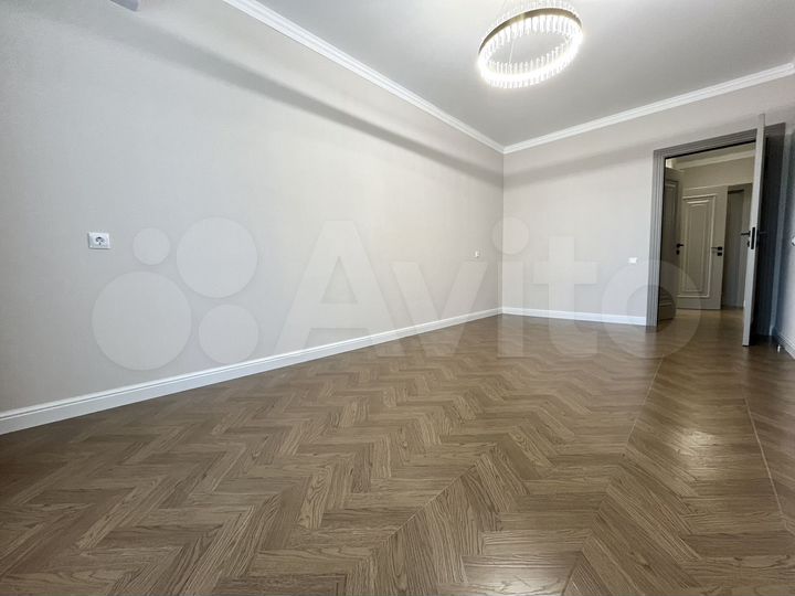 2-к. квартира, 63 м², 6/12 эт.