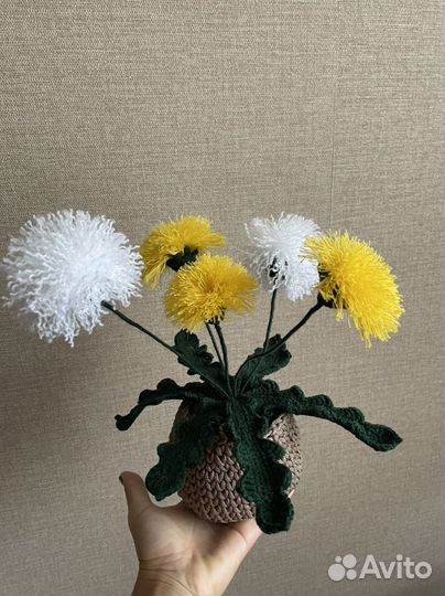 Вязаные цветы. Одуванчики в кашпо