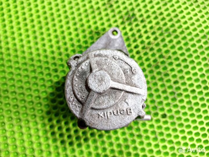 Насос вакуумный Peugeot 206