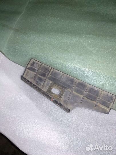 Водительское стекло