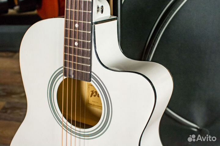 Акустическая гитара Prado + Аксессуар