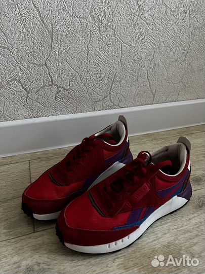 Кроссовки reebok женские 39рр