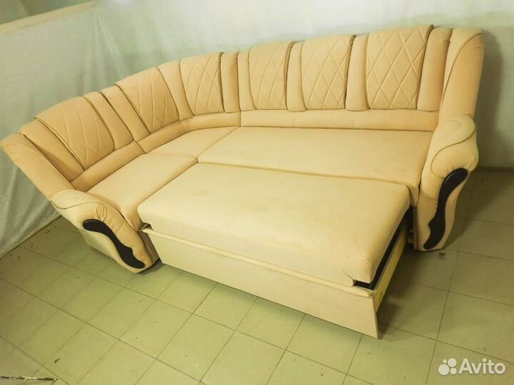 Угловой диван модера