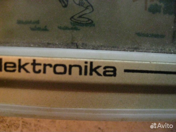 Редкая электронная игра волк с яйцами.экспорт