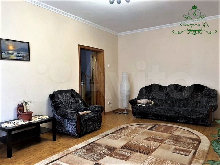 Дом 208,8 м² на участке 14 сот.