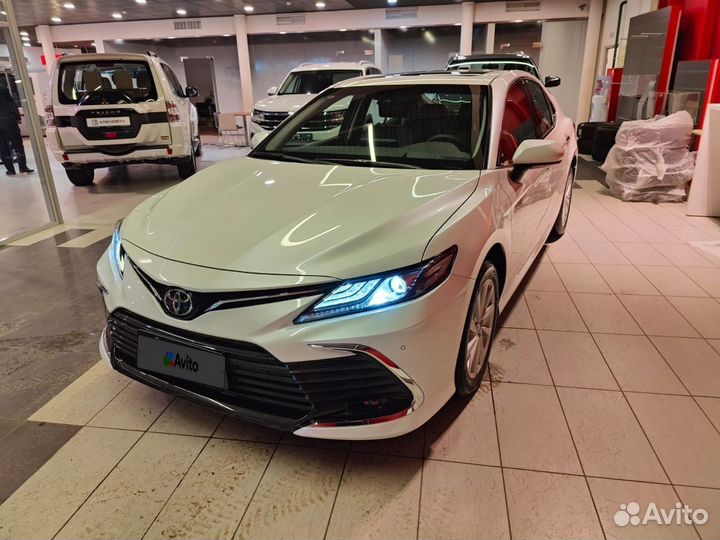 Toyota Camry 2.5 AT, 2023