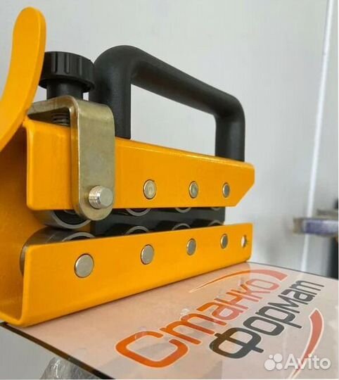 Фальцезакатывающая машинка