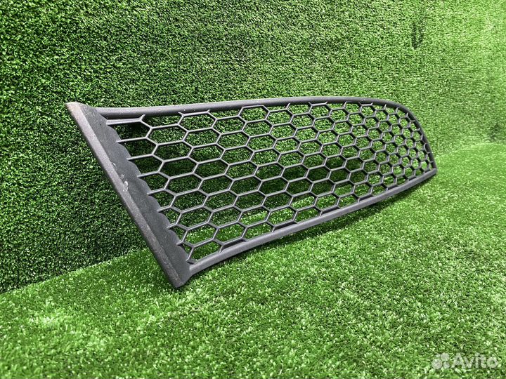 Решетка бампера передняя правая BMW F01 F02