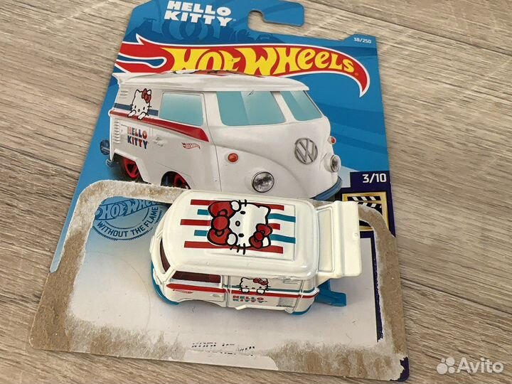 Машинка hello kitty hot whels