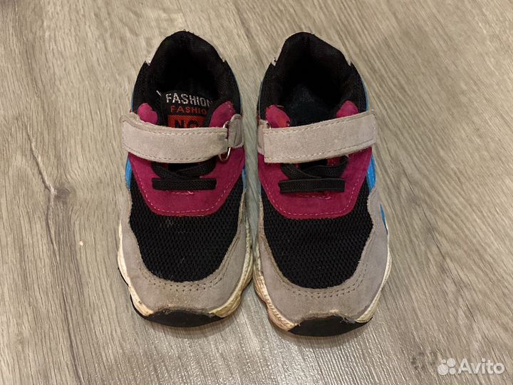 Кроссовки для девочки