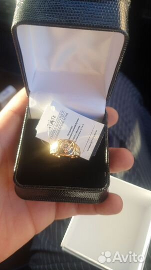 Золотое кольцо с бриллиантом мужское