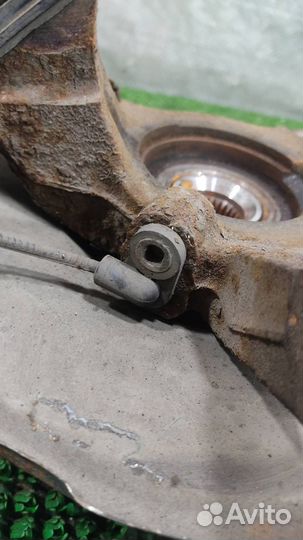 Кулак передний левый Citroen C-Crosser 2007