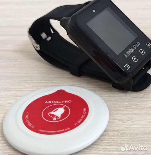 Кнопка вызова персонала и влагозащищенные часы