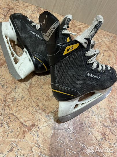 Коньки хоккейные