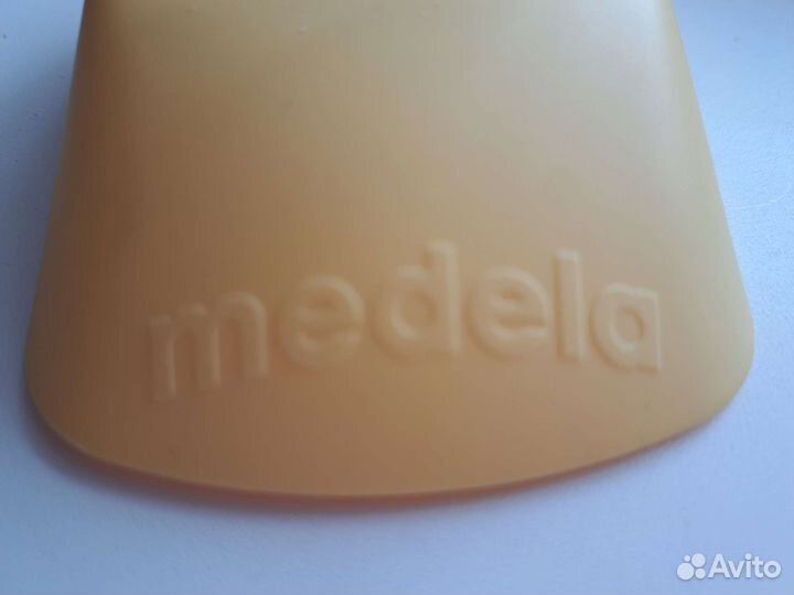 Молокоотсос medela ручной