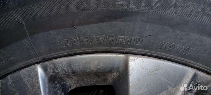 Bridgestone Alenza 001 235/55 R19