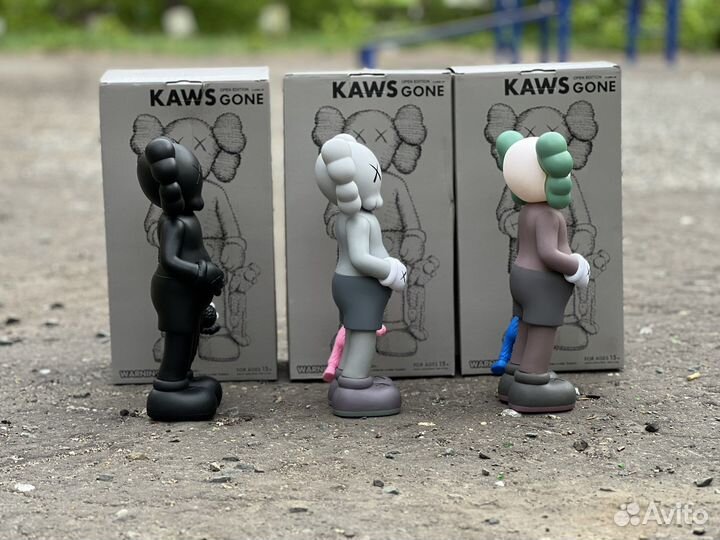 Коллекционные фигурки kaws