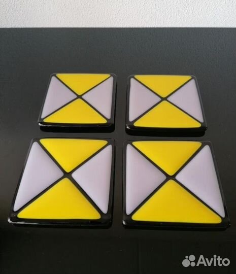 4 стеклянных подставки