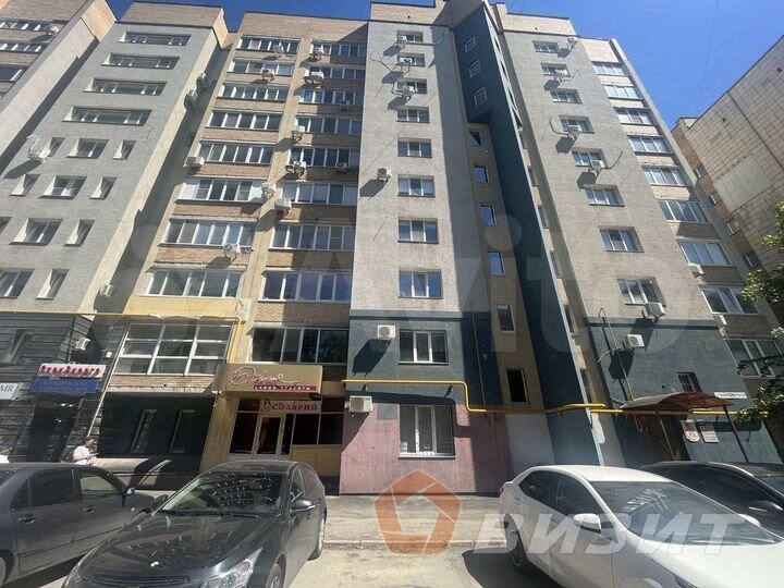 Офис с отдельным входом на первой линии, 126 м²