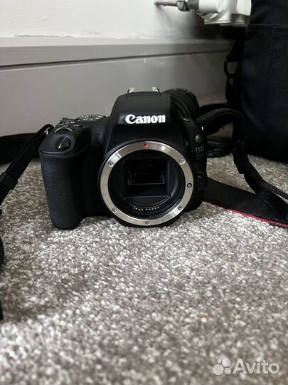Canon EOS 200D