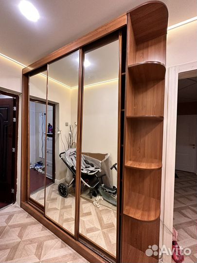 Шкаф купе с зеркалом