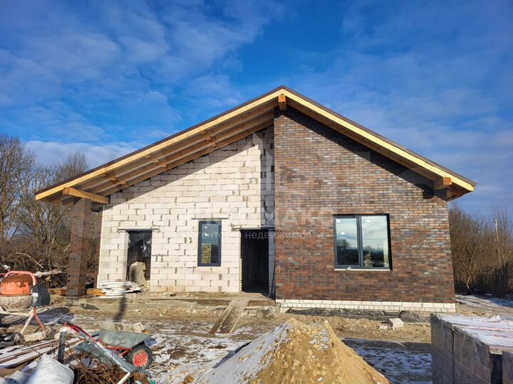 Дом 106 м² на участке 6 сот.