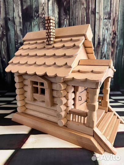 Домик с крылечком