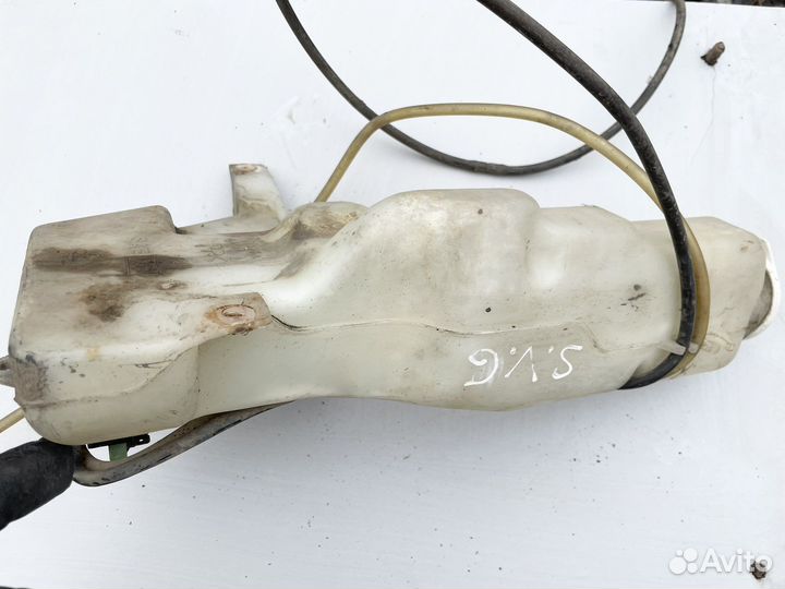 Бачок стеклоомывателя Mitsubishi Space Wagon