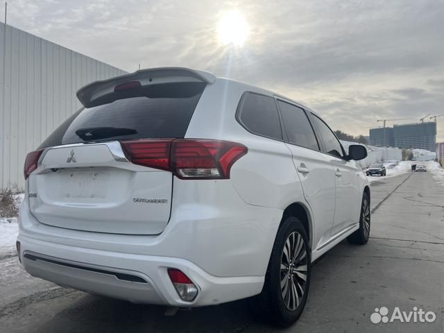 Mitsubishi Outlander 2.0 CVT, 2021, 60 000 км