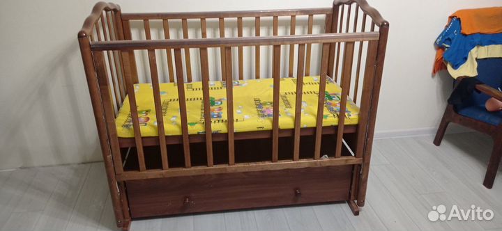 Детская кроватка