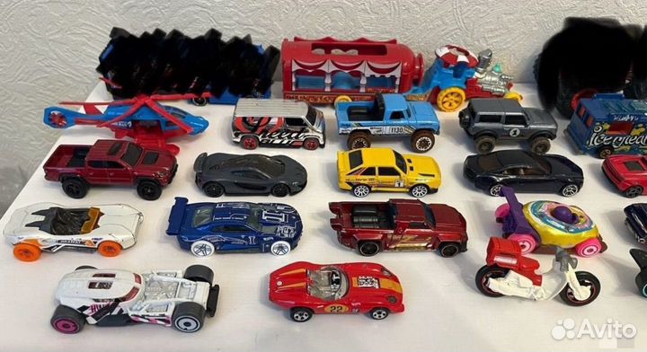 Машинки игрушки Hot Wheels