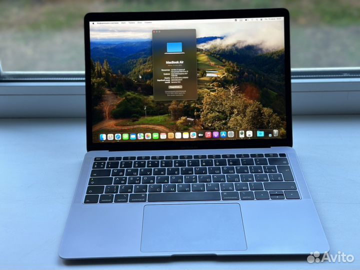 MacBook Air 13 2018 8/128 в хорошем состоянии