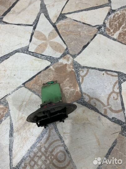 Резистор печки Skoda Fabia хэтчбэк 1.4 BXW 2008