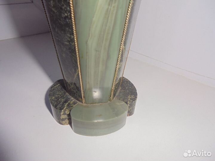 Декоративная ваза натур камни раб уральских мастер