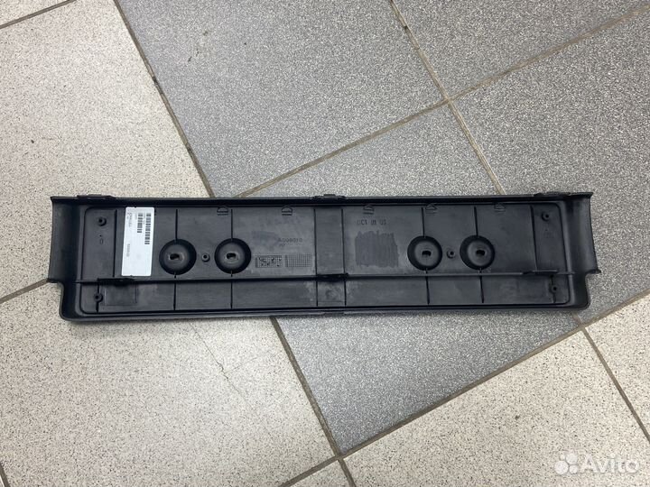 Накладка центральная переднего бампера audi 80 b4