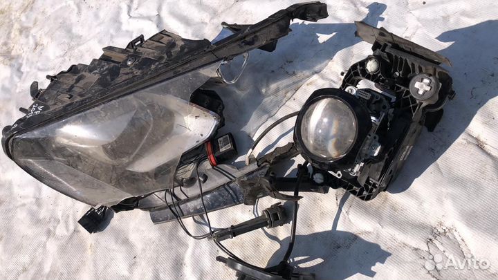 Правая фара на запчасти Туарег NF 2015 г. ксенон