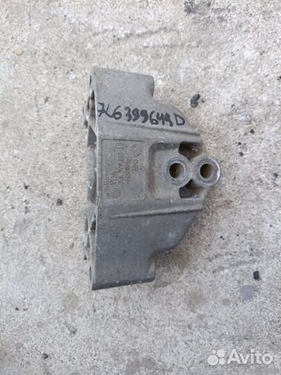 Кронштейн АКПП Audi Q7 4L