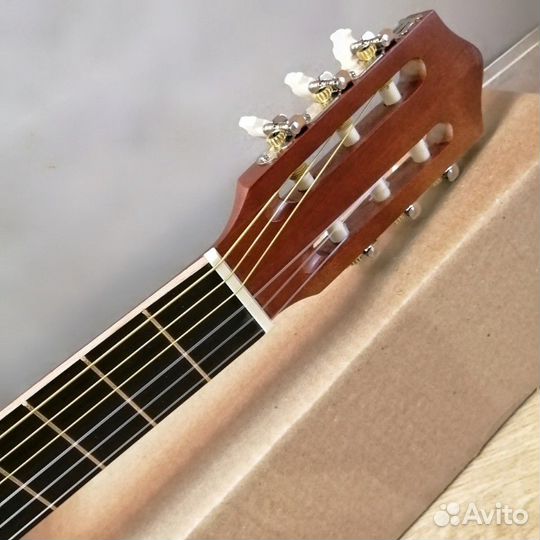 Гитара новая классическая полноразмерная
