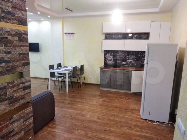 2-к. квартира, 65 м², 1/13 эт.