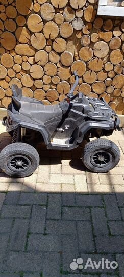 Детский квадроцикл на аккумуляторе