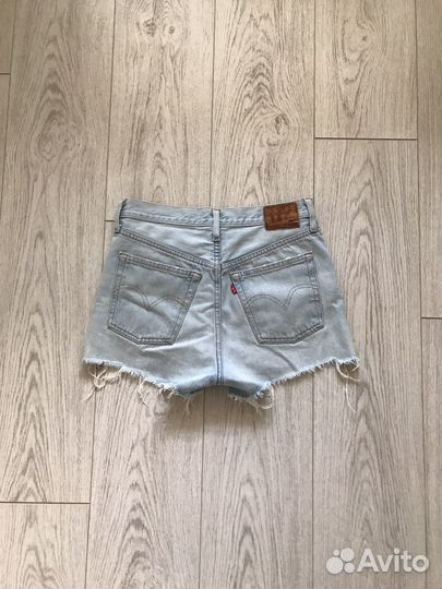Джинсовые шорты Levis / W25