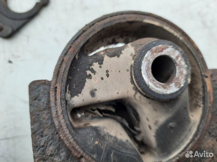 Опора двигателя задняя Chery Tiggo T11