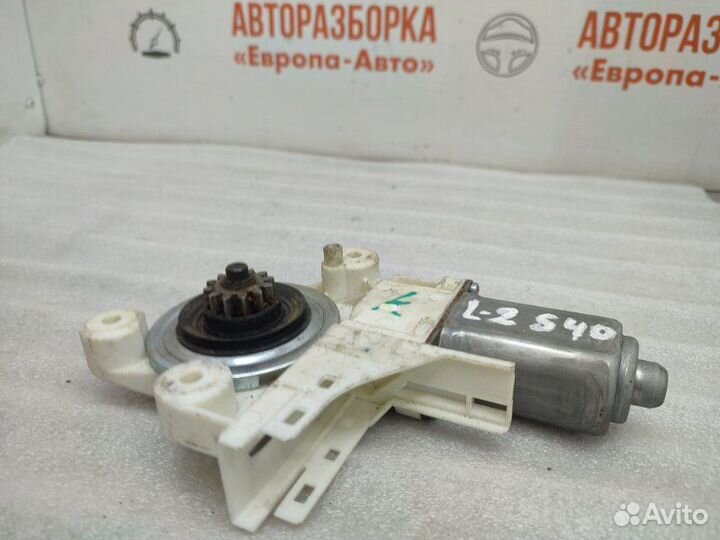 Моторчик стеклоподъемника задний левый Volvo S40